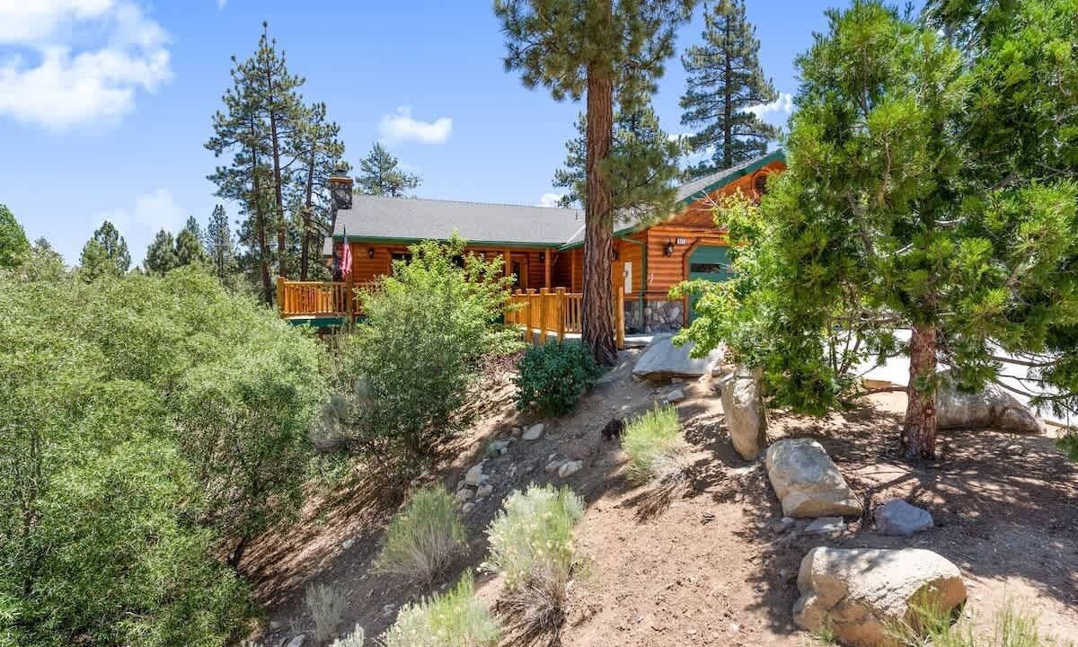 Photo of Outdoor in Castle Glen Estates
