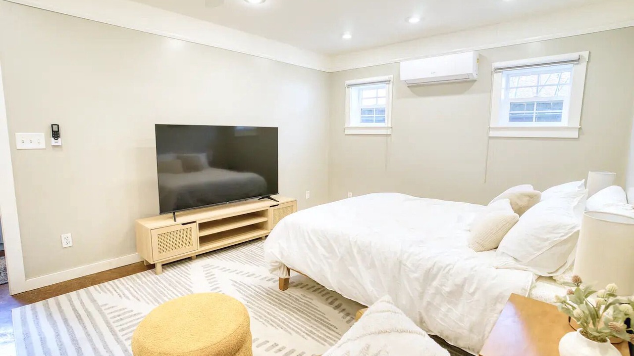 Photo of Bedroom in Land Park