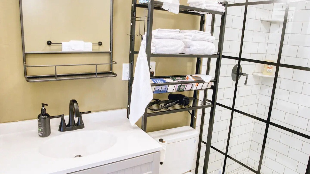 Photo of Bathroom in Land Park