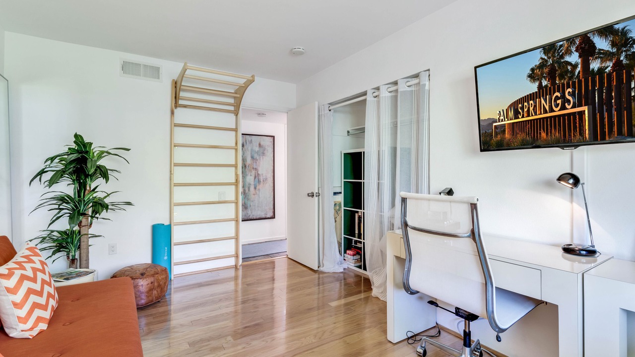 Photo of Livingroom in Canyon View Estates