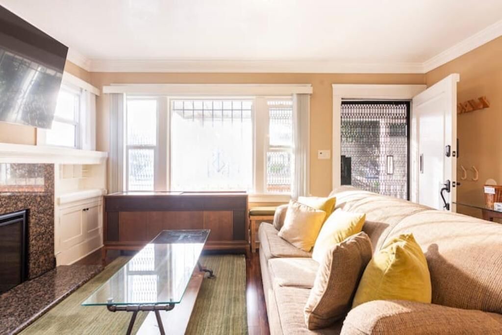 Photo of Livingroom in Los Angeles