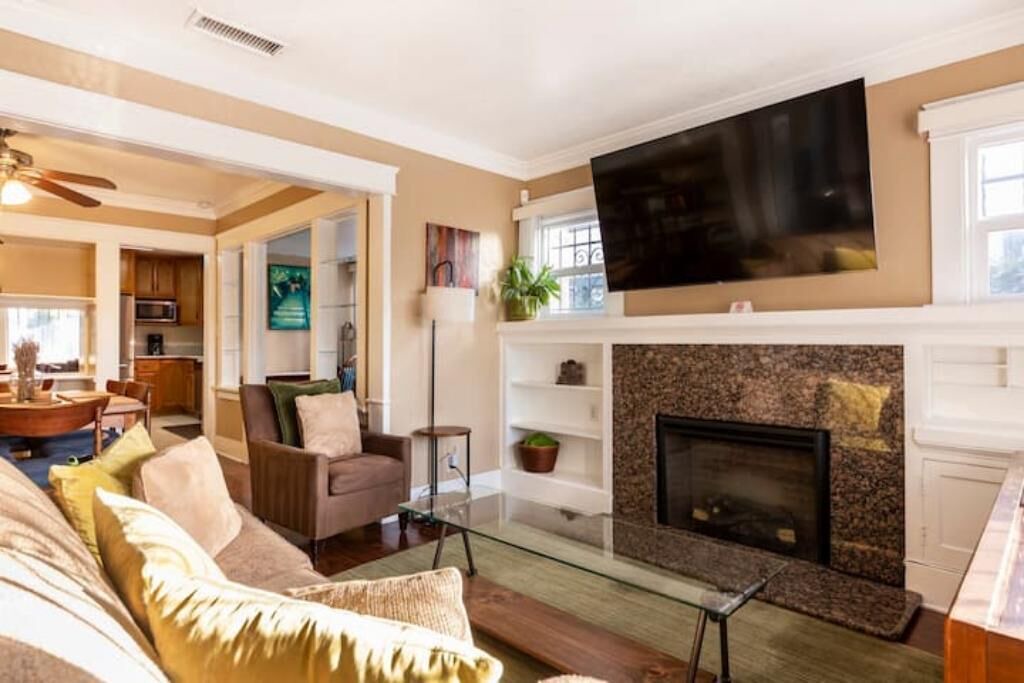 Photo of Livingroom in Los Angeles