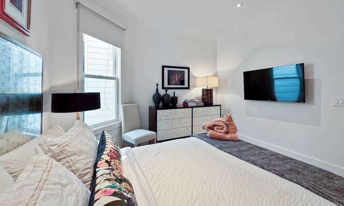 Photo of Bedroom in Eureka Valley