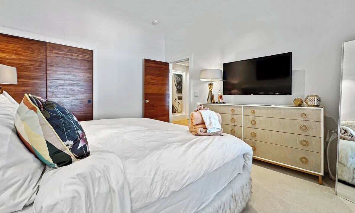Photo of Bedroom in Eureka Valley