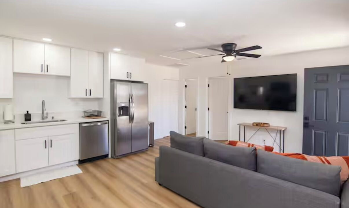 Photo of Livingroom in Mid-City