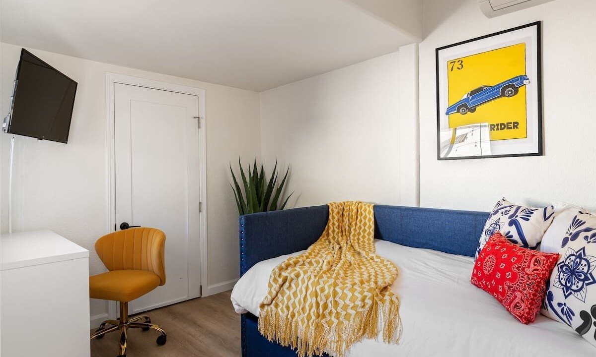 Photo of Bedroom in Logan Heights