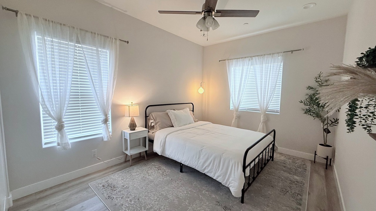 Photo of Bedroom in Midway City