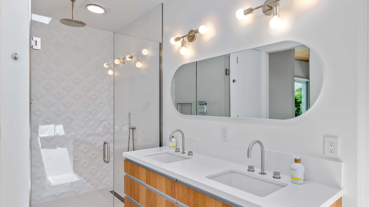 Photo of Bathroom in Indian Canyon