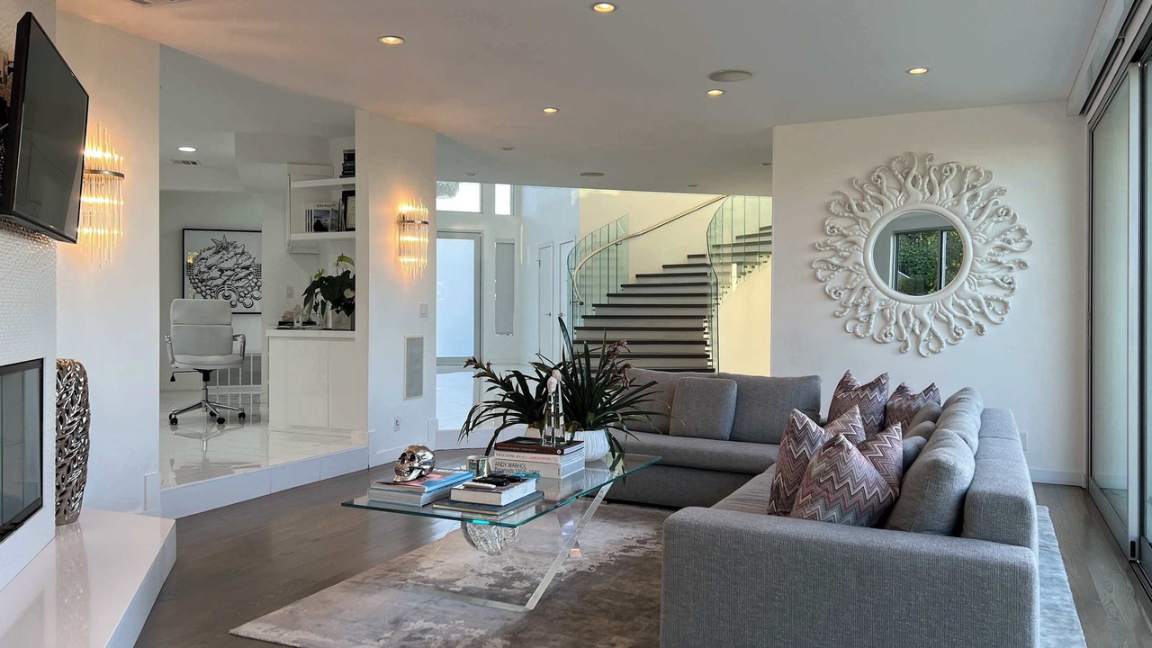 Photo of Livingroom in Hollywood Hills West