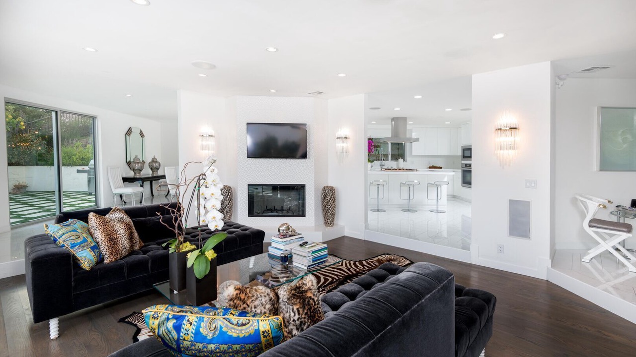 Photo of Livingroom in Hollywood Hills West