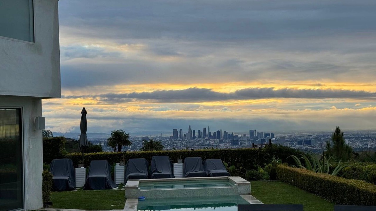 Photo of Outdoor in Hollywood Hills West