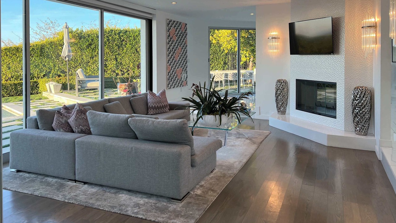 Photo of Livingroom in Hollywood Hills West