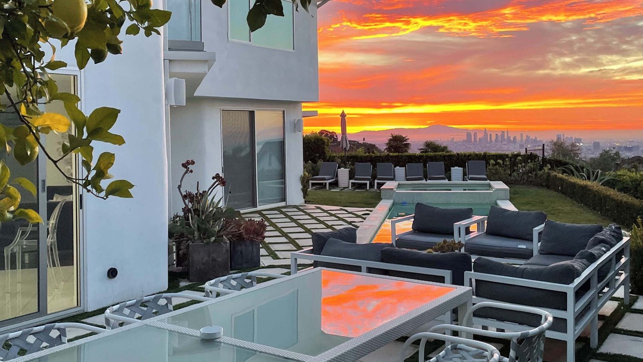 Photo of Outdoor in Hollywood Hills West