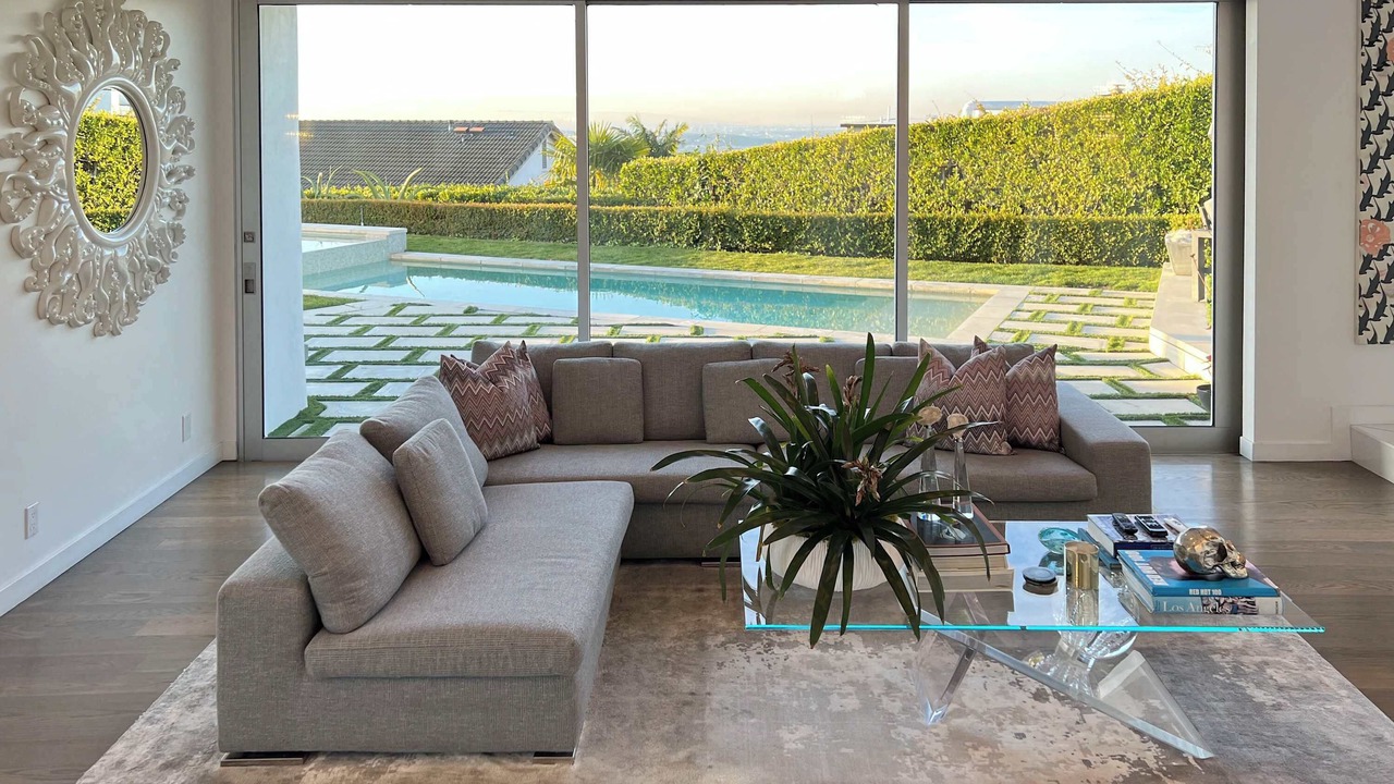 Photo of Livingroom in Hollywood Hills West