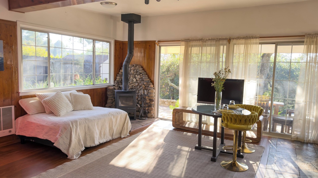 Photo of Bedroom in Topanga