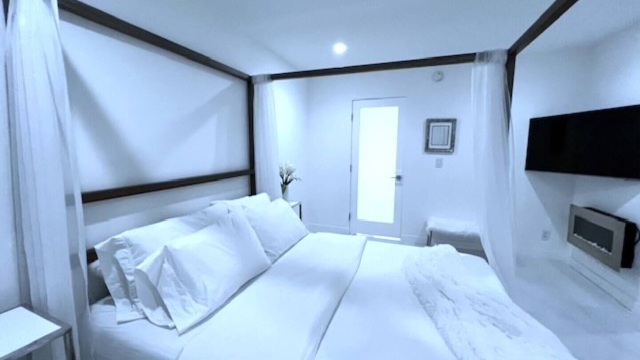 Photo of Bedroom in Sawtelle