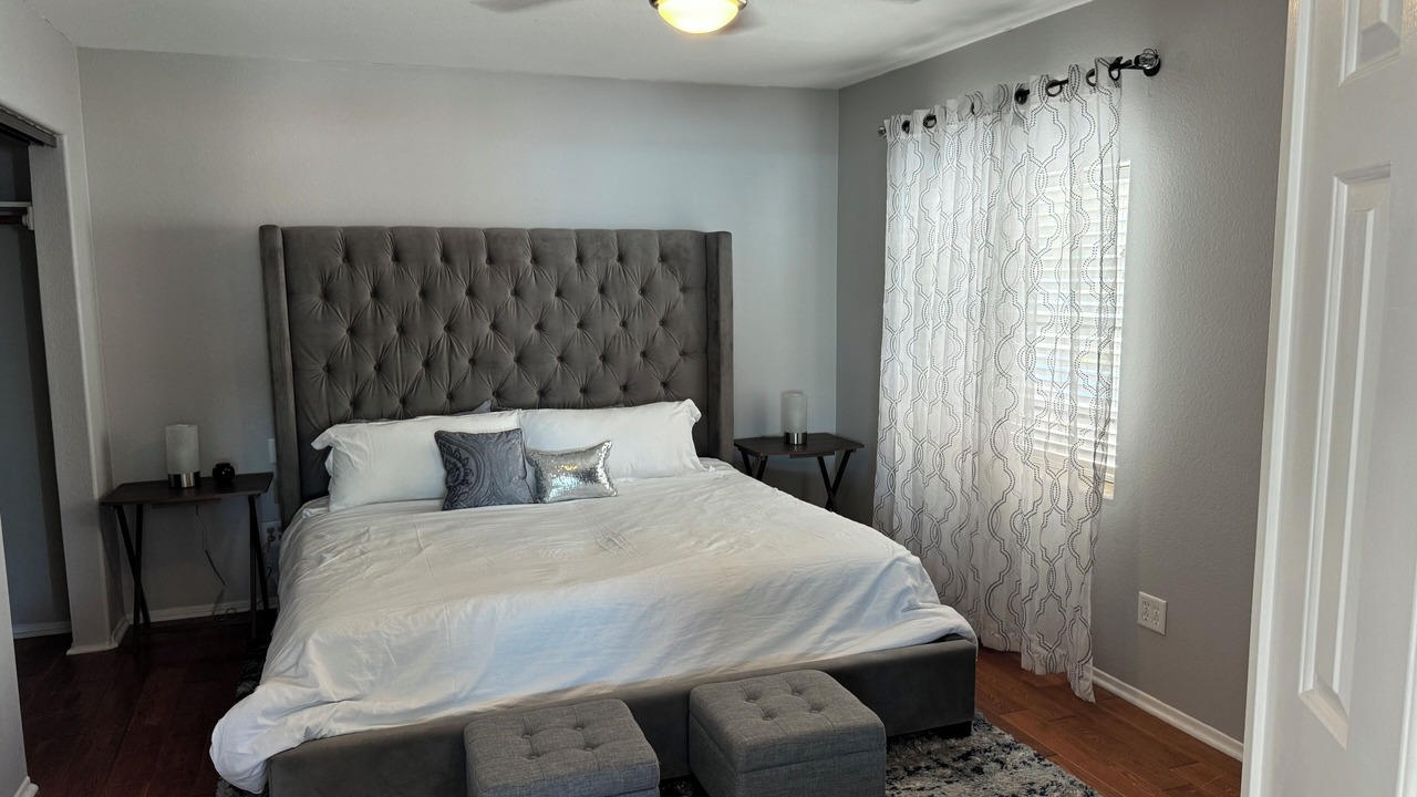 Photo of Bedroom in Lakeland Village
