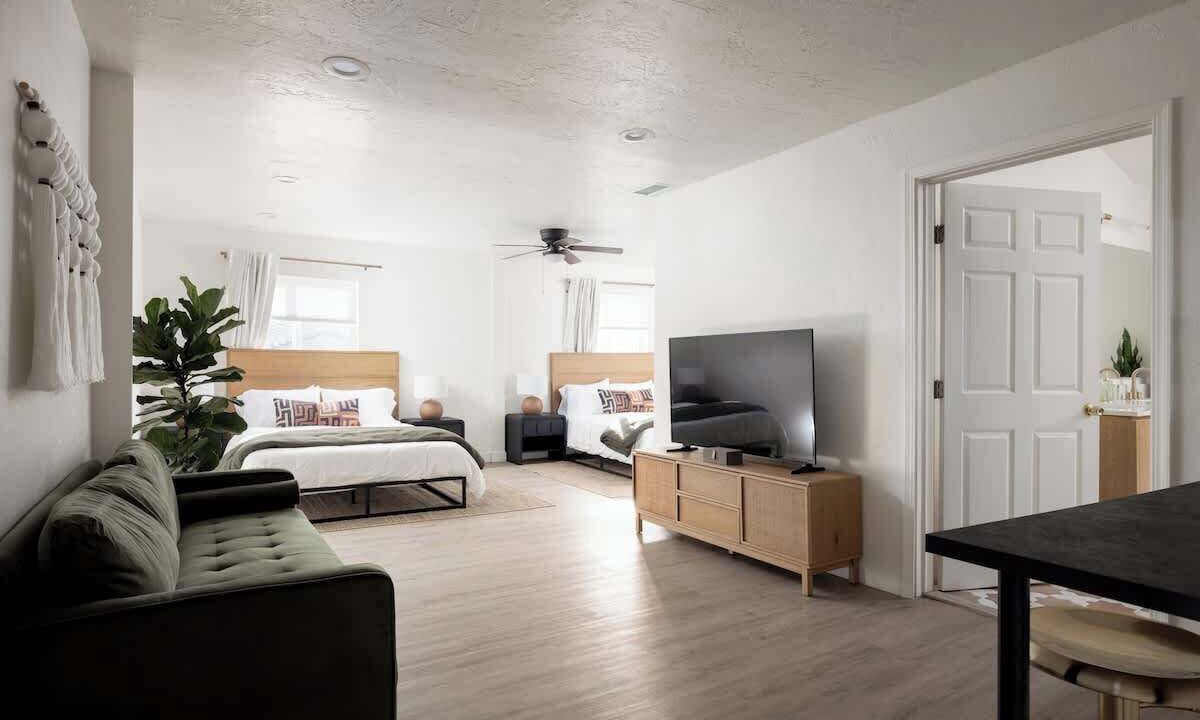 Photo of Bedroom in Valencia Park