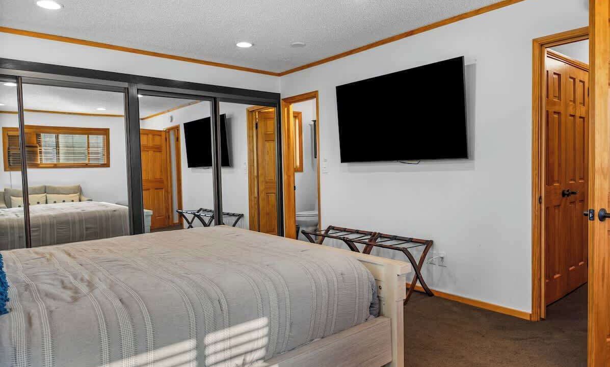 Photo of Bedroom in Summit Estates