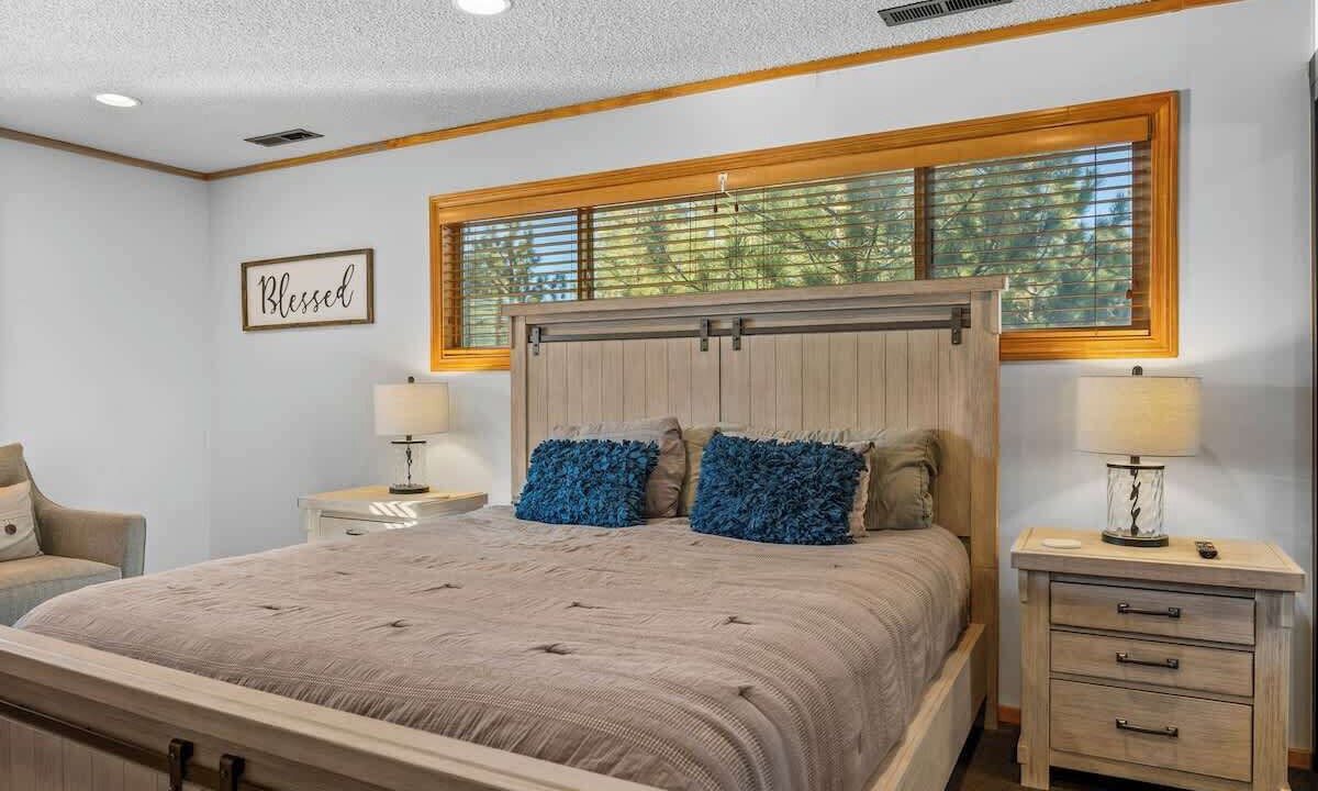 Photo of Bedroom in Summit Estates