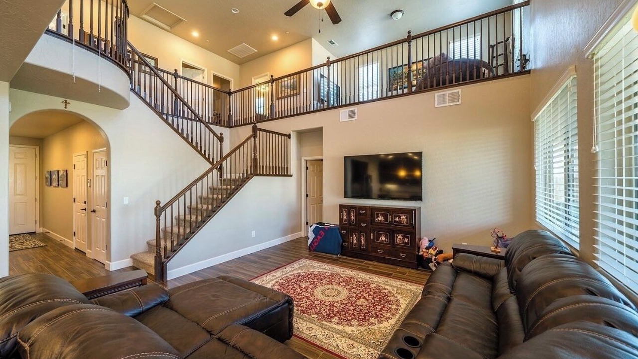 Photo of Livingroom in Hanford