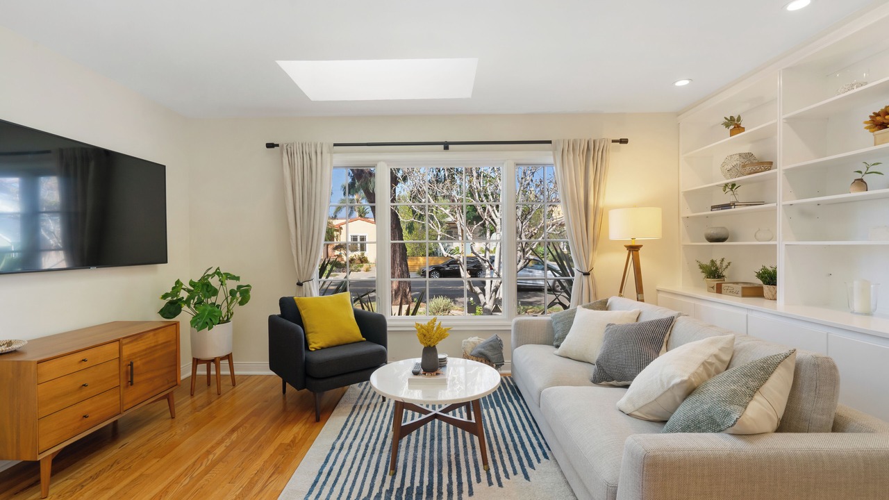 Photo of Livingroom in Culver - West