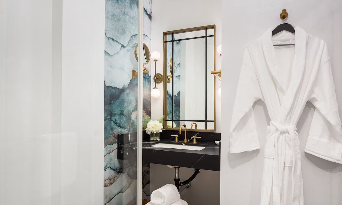 Photo of Bathroom in Hollywood