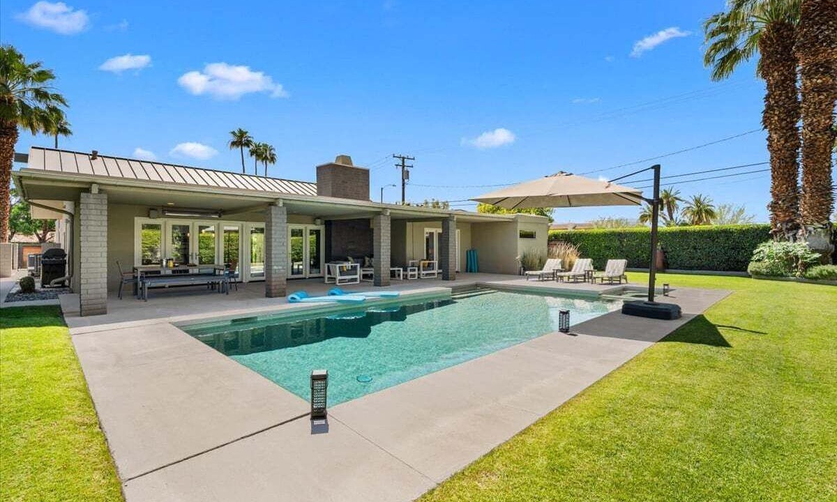 Photo of Outdoor in The Movie Colony