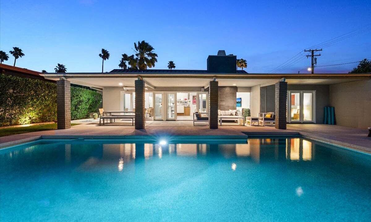 Photo of Outdoor in The Movie Colony