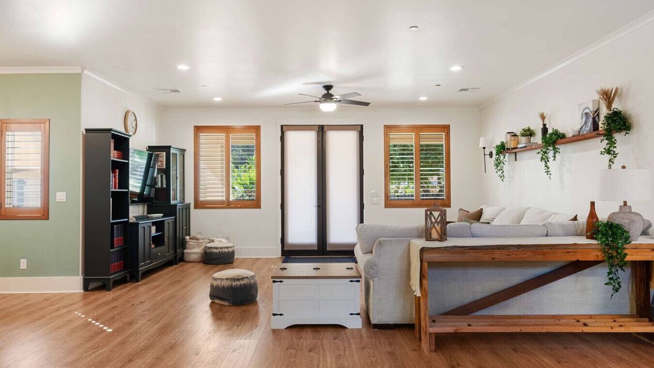 Photo of Livingroom in Country Club