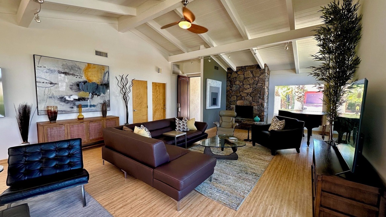 Photo of Livingroom in Araby Cove