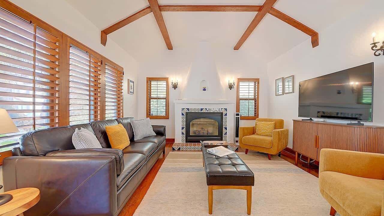 Photo of Livingroom in Belmont Shore