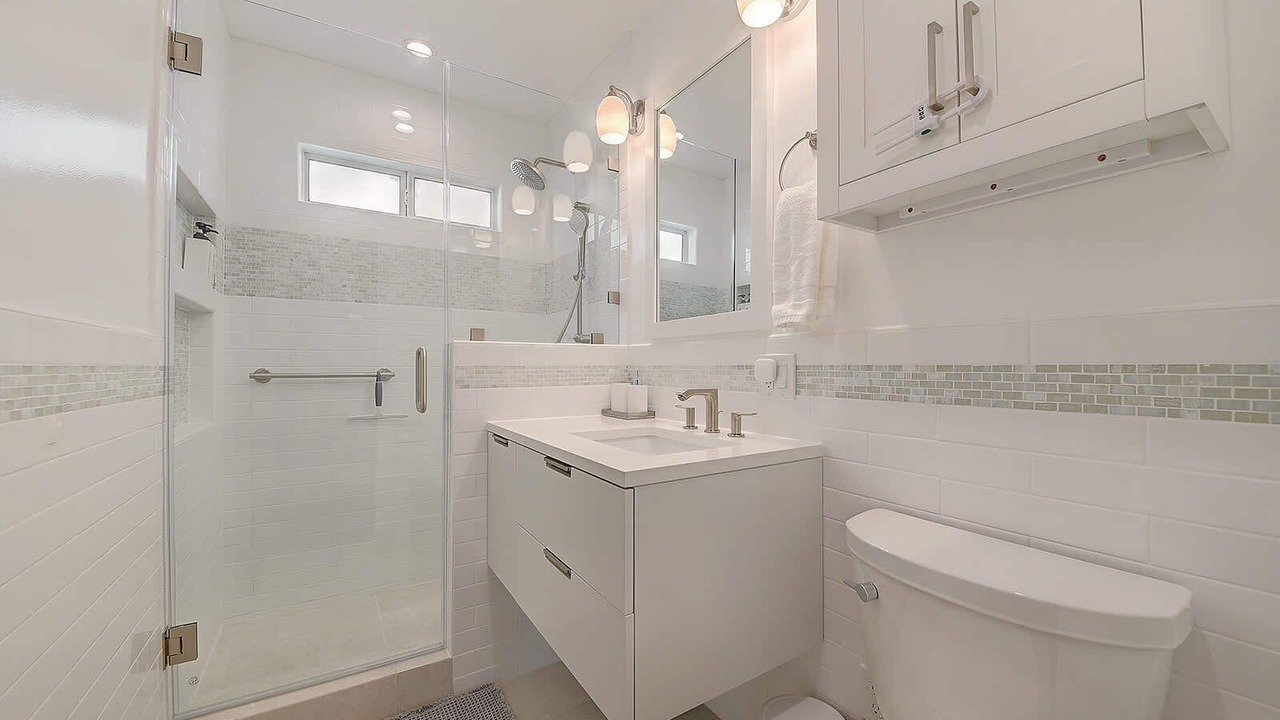 Photo of Bathroom in Belmont Shore