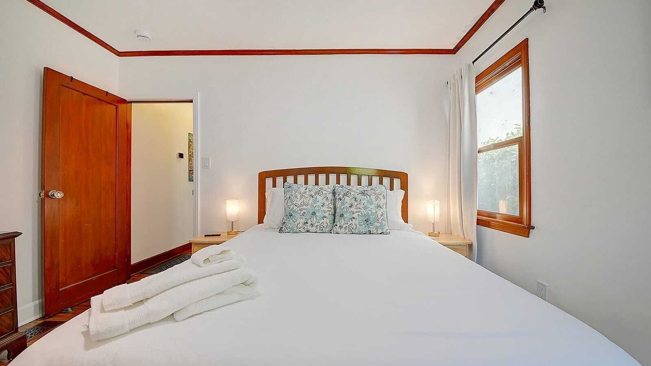 Photo of Bedroom in Belmont Shore