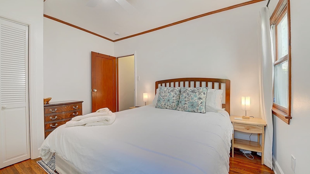 Photo of Bedroom in Belmont Shore