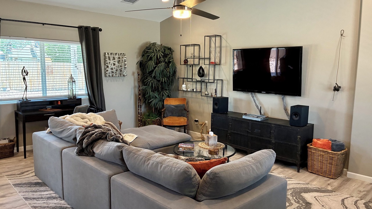 Photo of Livingroom in Prescott Valley Units