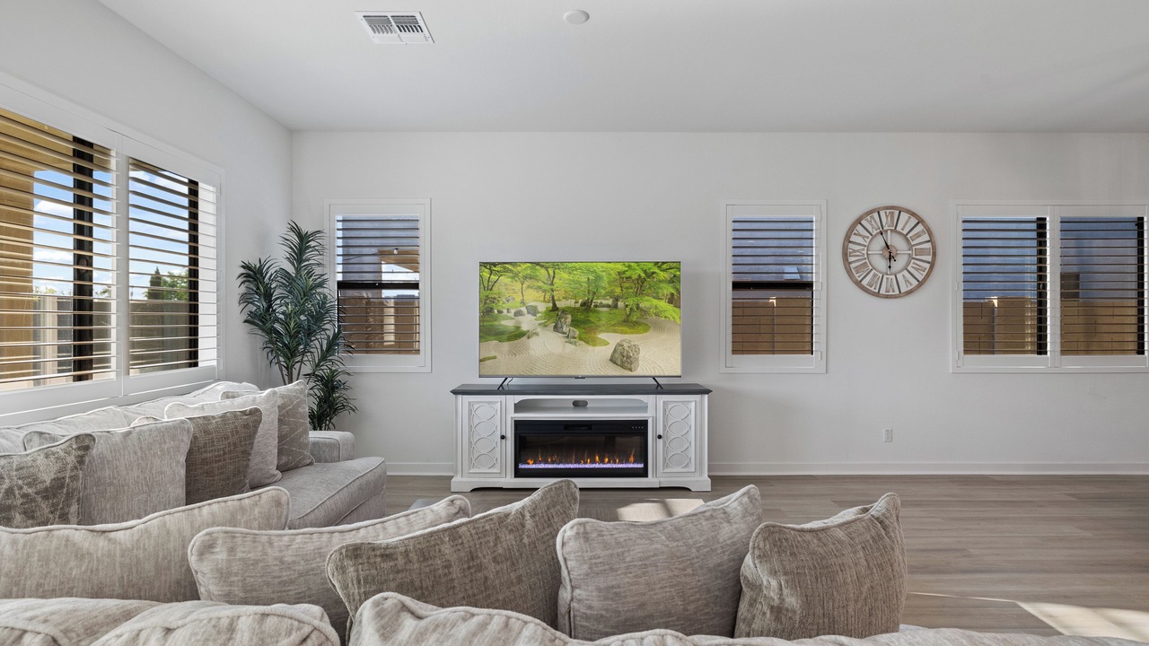Photo of Livingroom in South Mountain