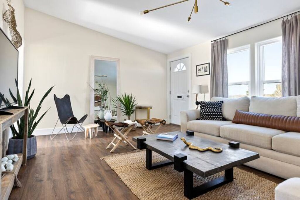 Photo of Livingroom in Landers
