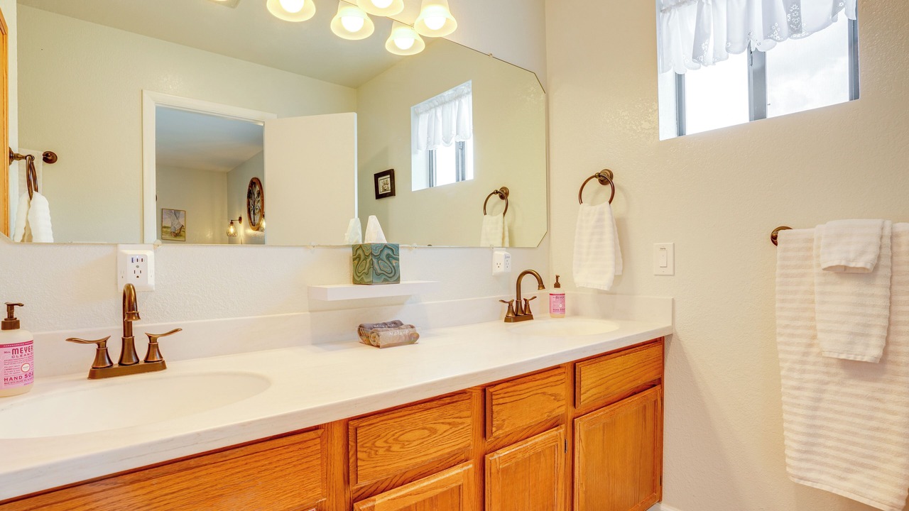 Photo of Bathroom in Williamson