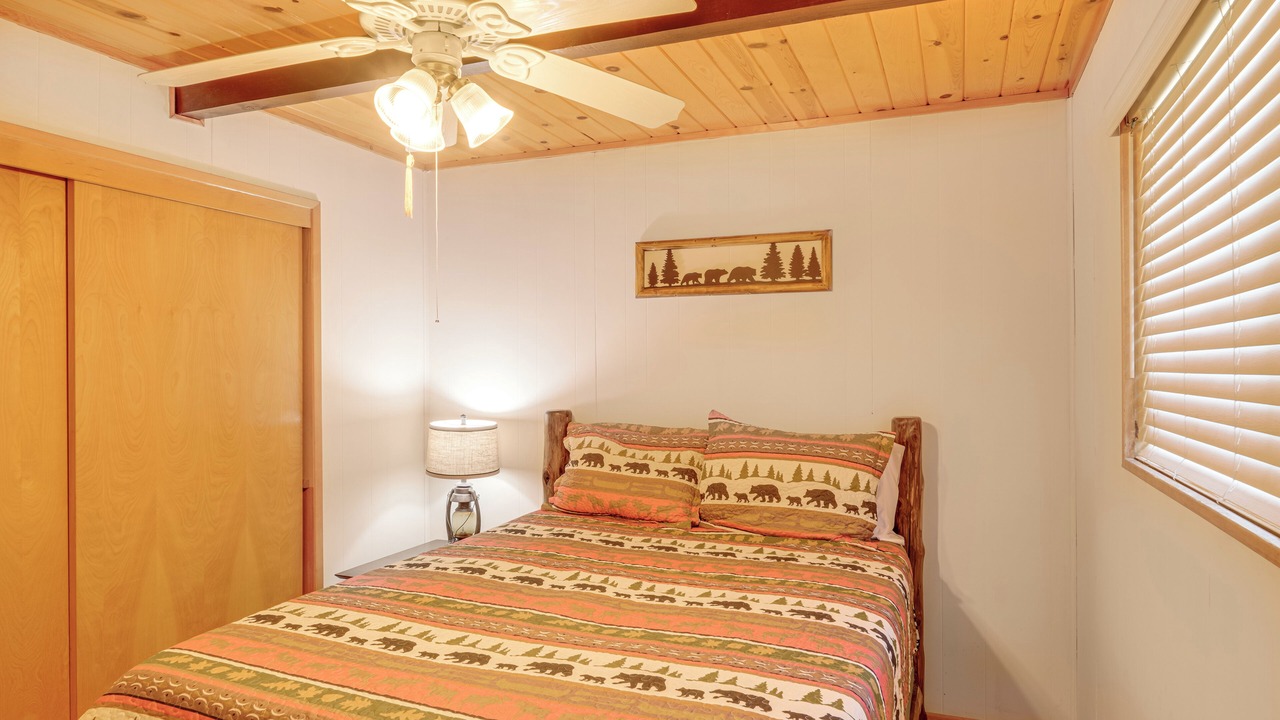 Photo of Bedroom in Pine Mountain Club