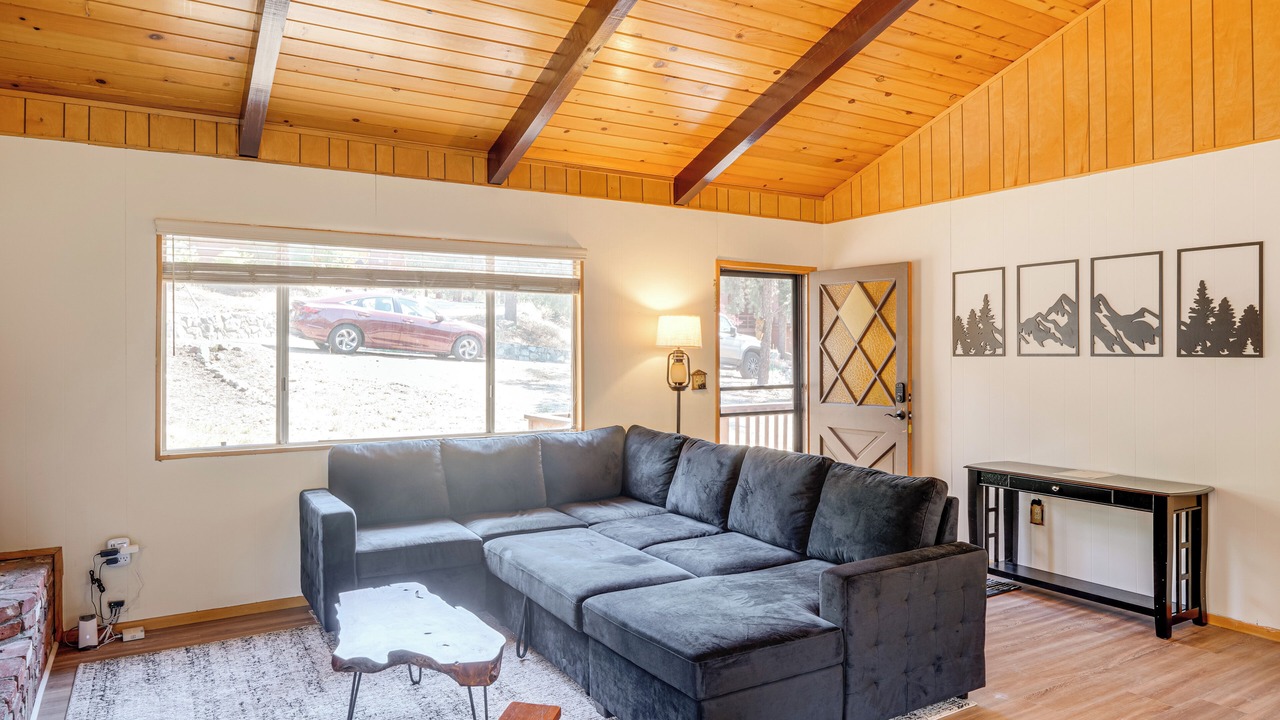Photo of Livingroom in Pine Mountain Club