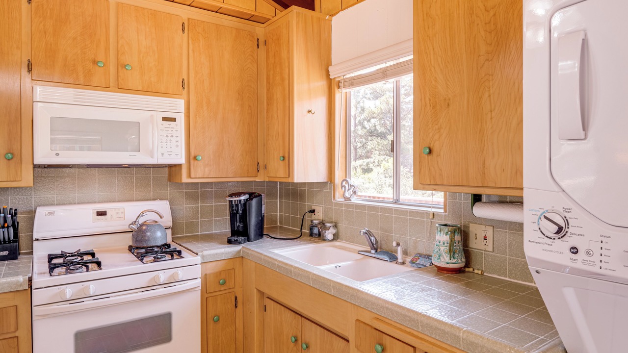 Photo of Kitchen in Pine Mountain Club
