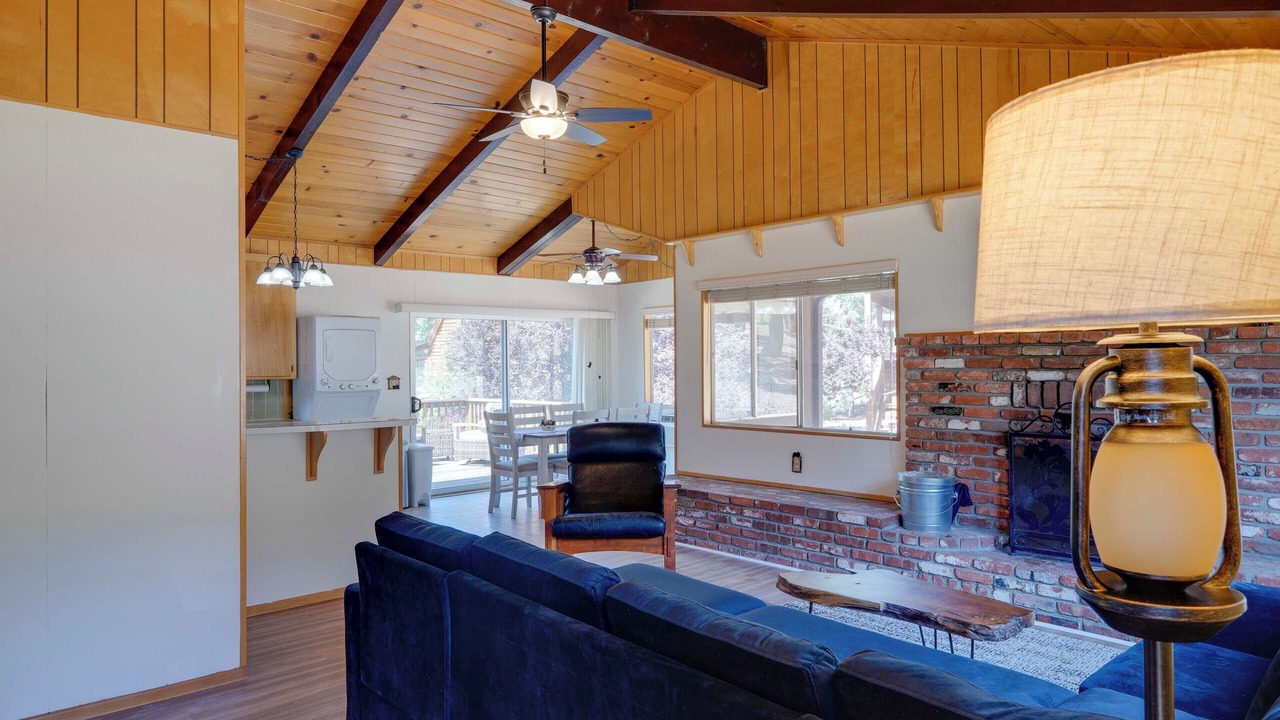 Photo of Livingroom in Pine Mountain Club