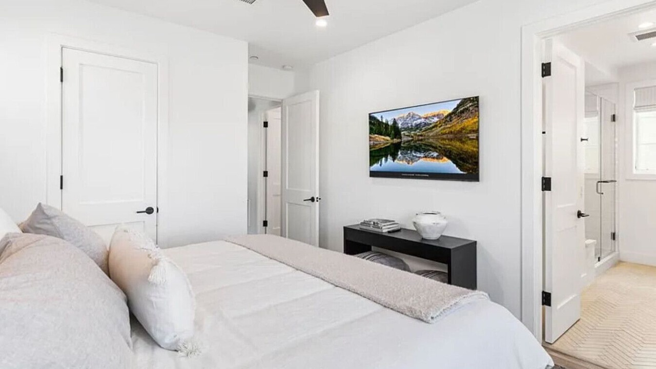 Photo of Bedroom in West Newport