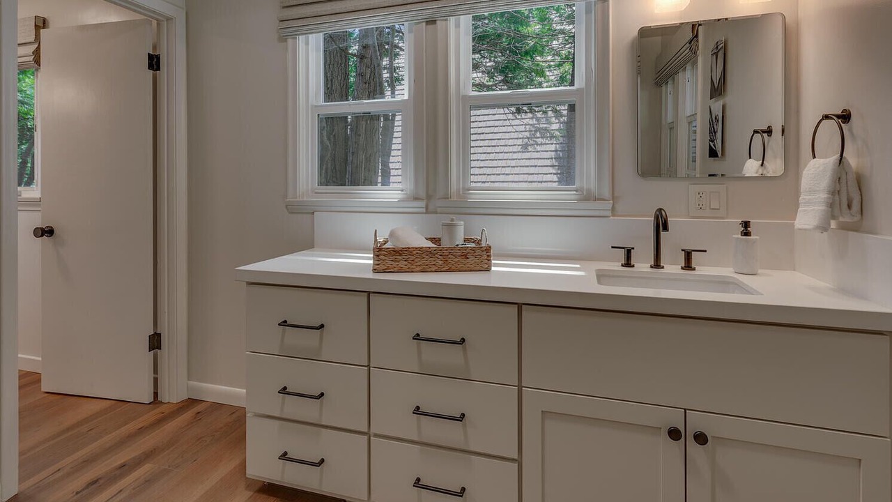 Photo of Bathroom in Tahoma