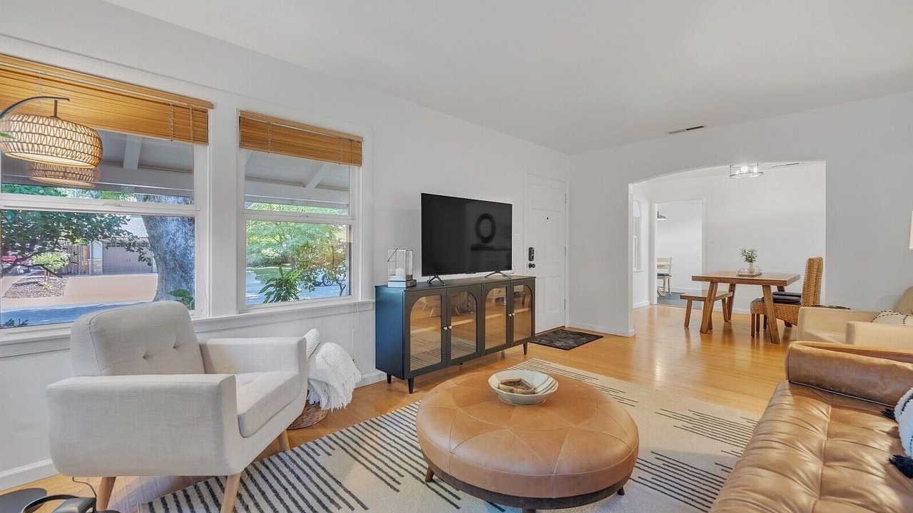 Photo of Livingroom in Central Sacramento