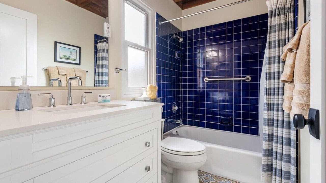 Photo of Bathroom in Mission Beach