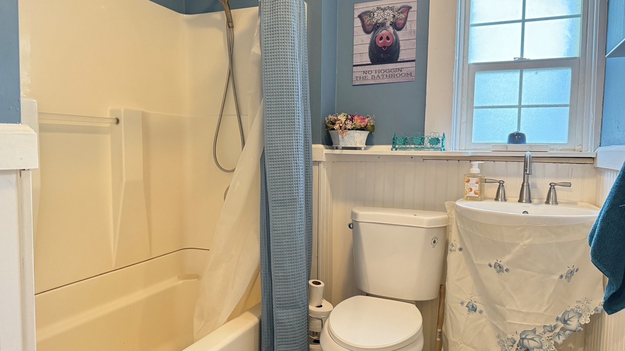 Photo of Bathroom in Susanville