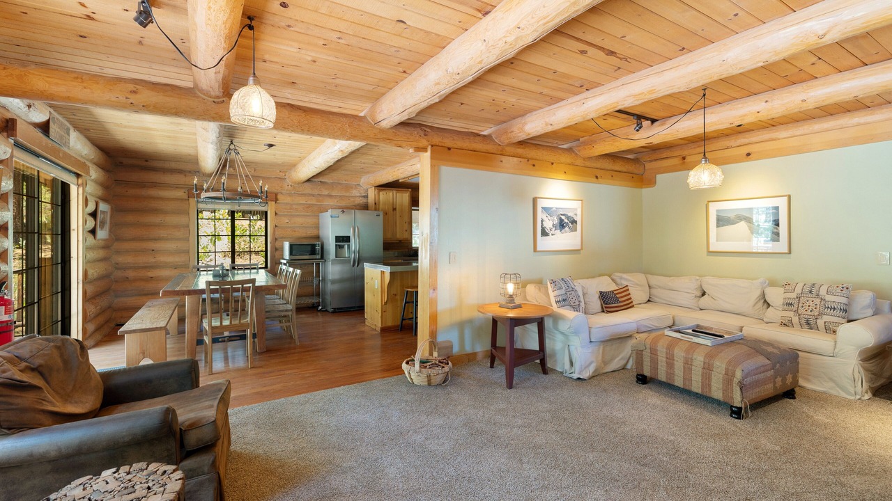 Photo of Livingroom in Truckee