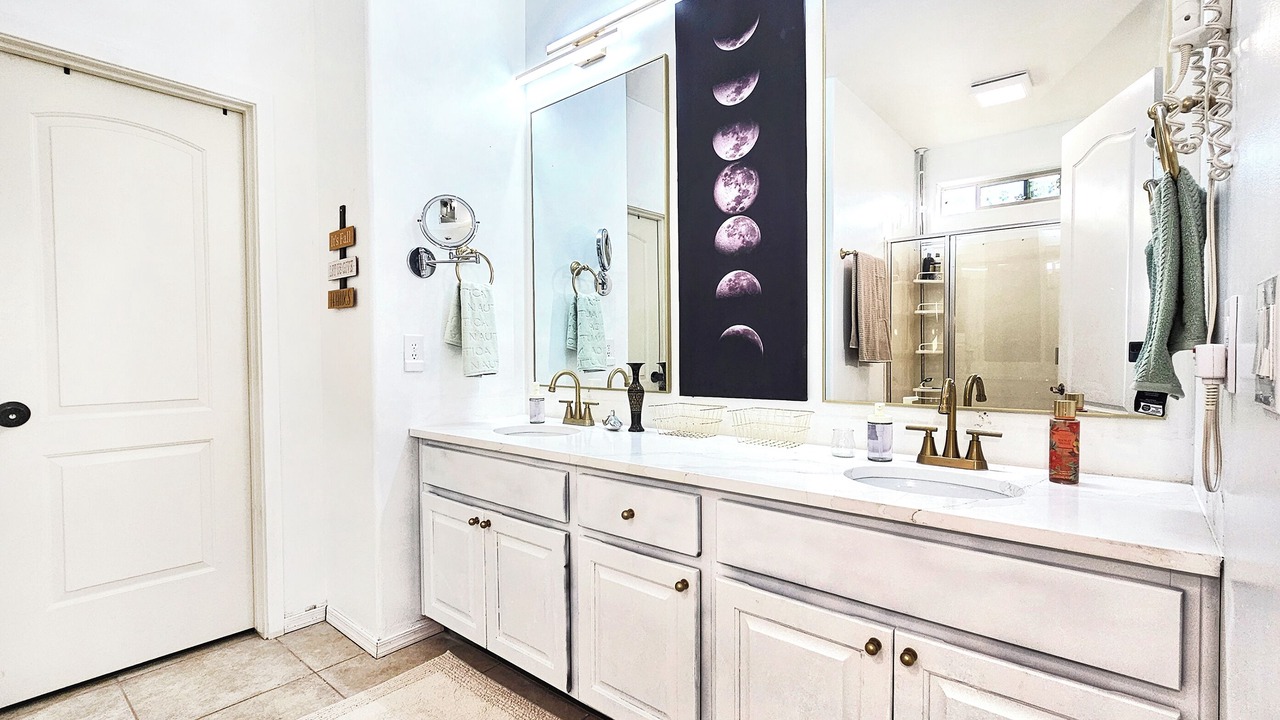 Photo of Bathroom in South Mountain